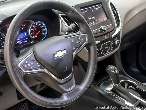 Used 2021 Chevrolet Equinox LT FWD image 15