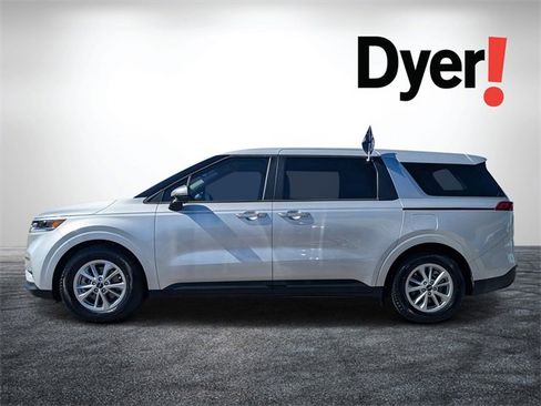 Certified 2023 Kia Carnival LX image 7