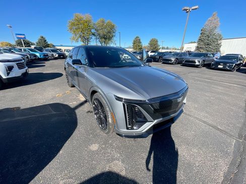 New 2026 Cadillac Lyriq V image 17