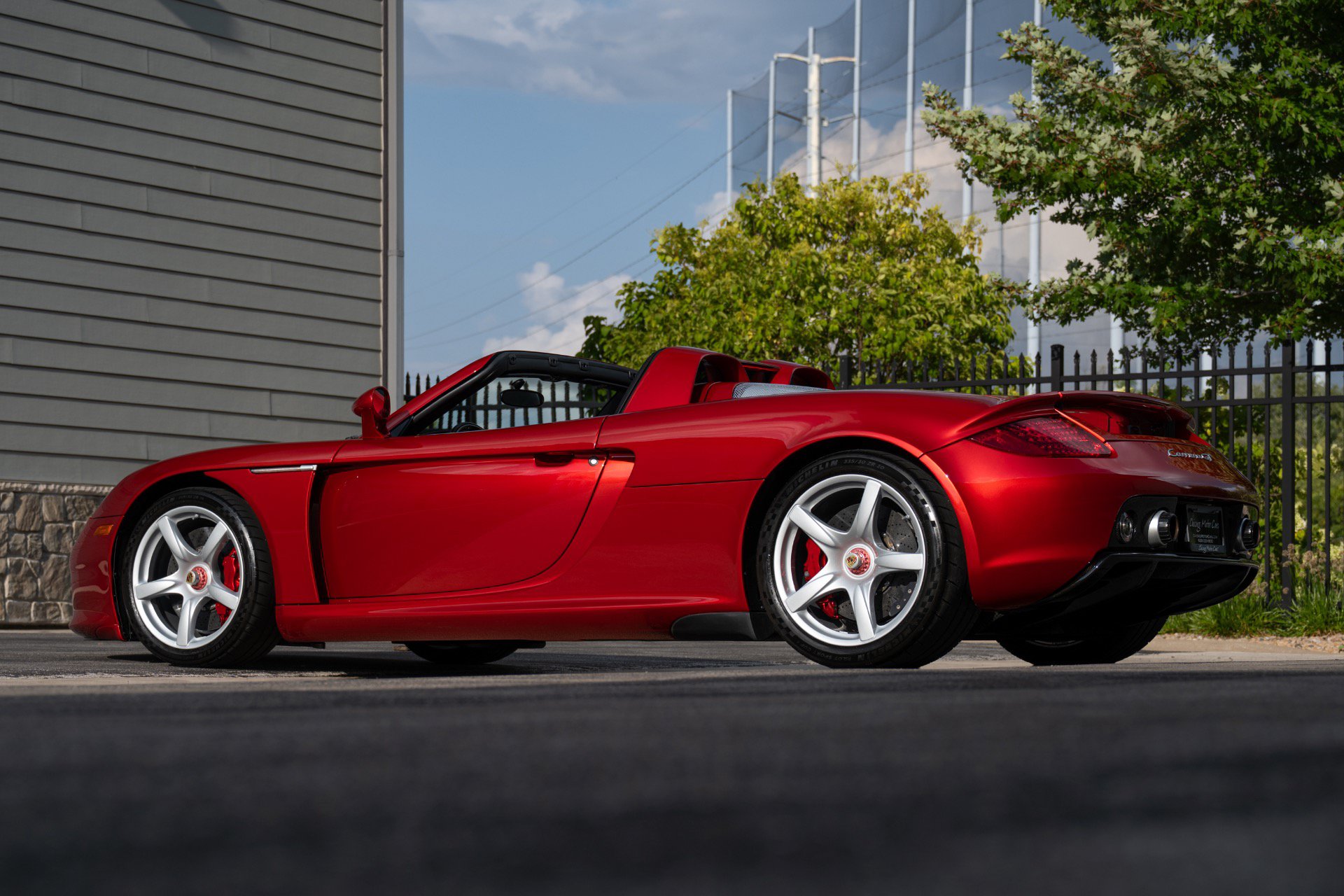 Used 2005 Porsche Carrera GT RWD image 9
