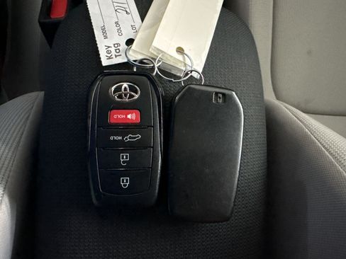 Used 2022 Toyota Corolla Cross LE w/ Moonroof Package AWD/4WD image 33