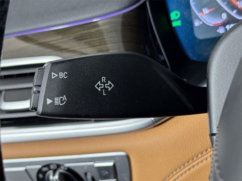 Used 2022 BMW 750i xDrive image 21