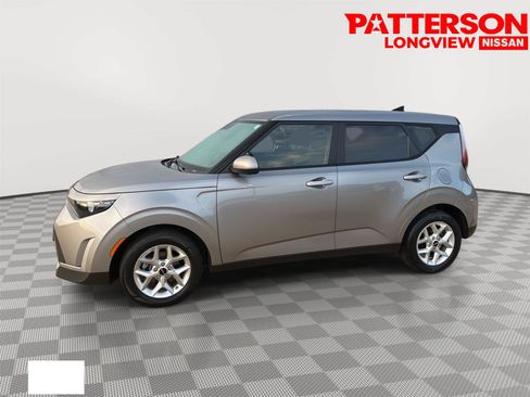 Used 2024 Kia Soul LX w/ Option Group 015 FWD image 4
