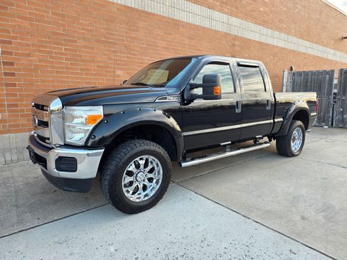 Used 2012 Ford F350 XLT w/ XLT Interior Pkg image 3
