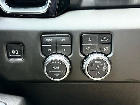 Used 2025 GMC Sierra 1500 Denali w/ Technology Package AWD/4WD image 46