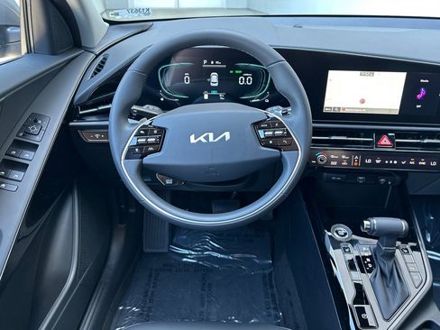 New 2025 Kia Niro EX image 10
