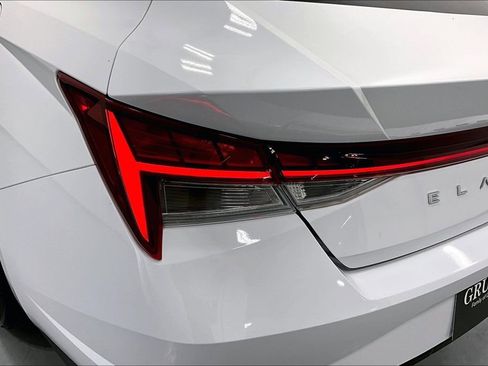 Used 2022 Hyundai Elantra Blue FWD image 37