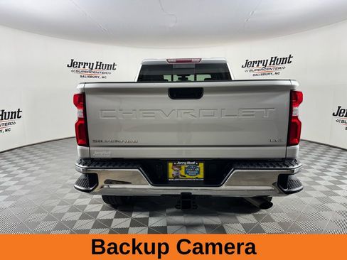 Used 2020 Chevrolet Silverado 2500 LTZ w/ LTZ Convenience Package image 9