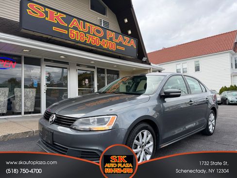 Used 2012 Volkswagen Jetta SE image 1
