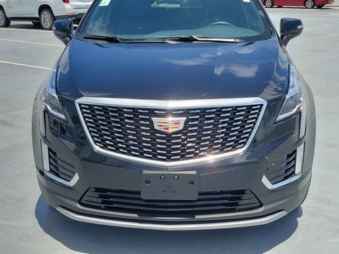 Certified 2025 Cadillac XT5 Premium Luxury FWD image 9