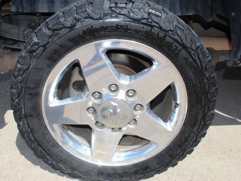 Used 2013 Chevrolet Silverado 2500 LT w/ Custom Sport Truck Package AWD/4WD image 32