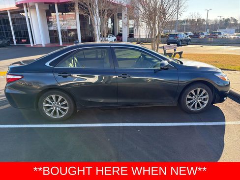 Used 2017 Toyota Camry XLE image 4