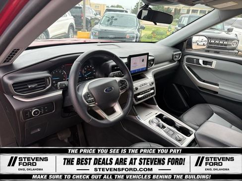 Used 2023 Ford Explorer XLT w/ Equipment Group 202A AWD/4WD image 19