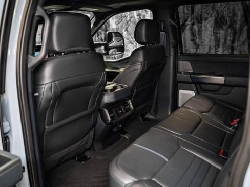 Used 2025 Ford F450 Platinum w/ FX4 Off-Road Package image 15