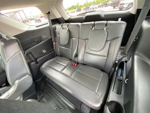 Used 2025 Ford Explorer Active w/ Active Comfort Package RWD image 16