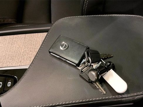 Certified 2023 Volvo XC90 B6 Ultimate image 12