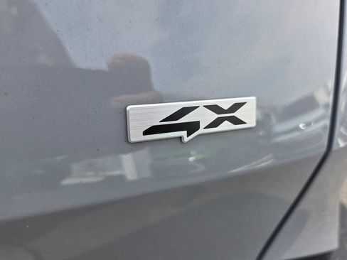 Used 2025 Kia Sportage SX AWD/4WD image 16