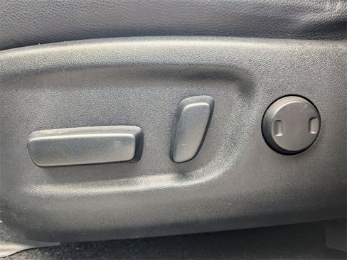 Used 2018 Toyota RAV4 Limited image 23