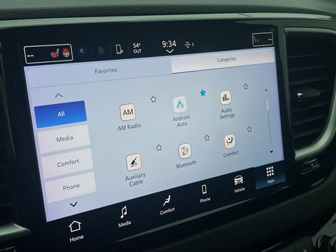 Used 2024 Chrysler Pacifica Touring-L image 24