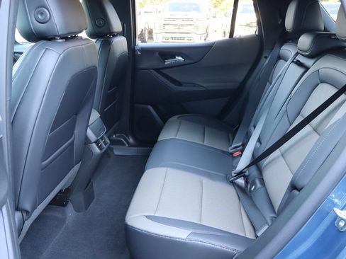New 2027 Chevrolet Equinox LT w/ Convenience Package II FWD image 23