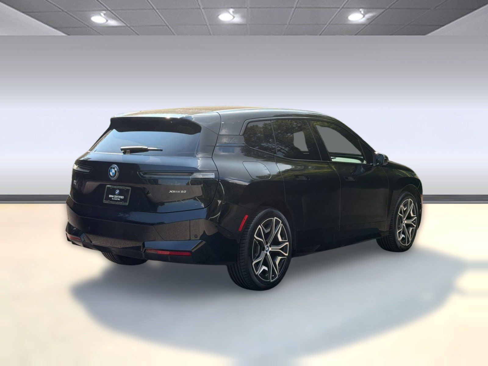 Certified 2024 BMW iX xDrive50 w/ Premium Package AWD/4WD image 9