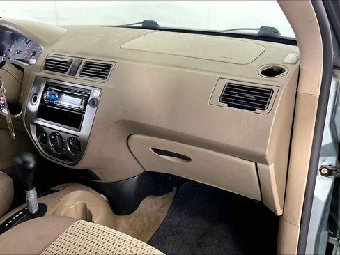 Used 2005 Ford Focus ZX4 Sedan FWD image 20