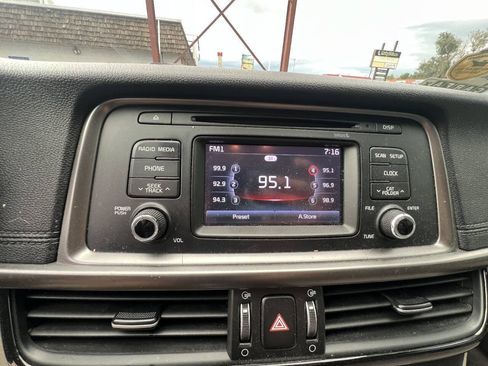 Used 2016 Kia Optima LX FWD image 12