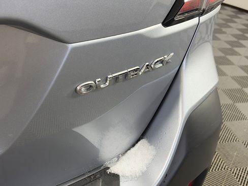 Used 2021 Subaru Outback Limited image 17
