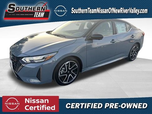 Used 2025 Nissan Sentra SR w/ SR Premium Package image 1