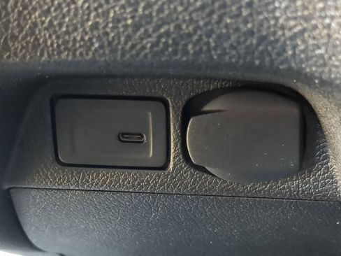 Used 2023 Mercedes-Benz Sprinter 2500 image 21