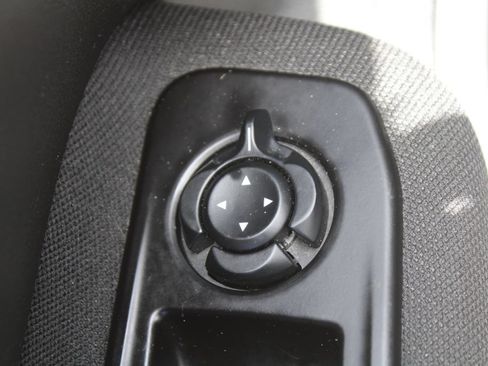 Used 2021 Jeep Renegade Latitude FWD image 21