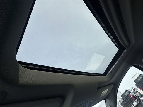 Used 2021 GMC Sierra 1500 SLT image 19