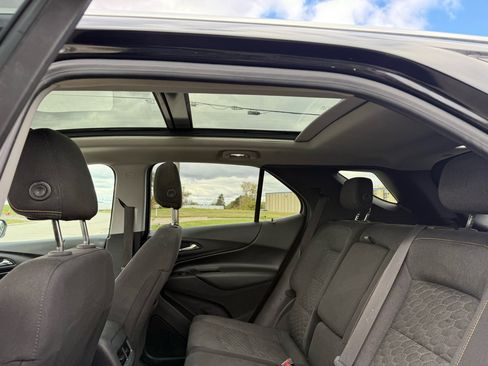 Used 2018 Chevrolet Equinox LT w/ Sun & Infotainment Package image 18