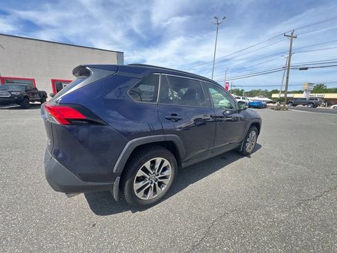 Used 2020 Toyota RAV4 XLE Premium AWD/4WD image 5
