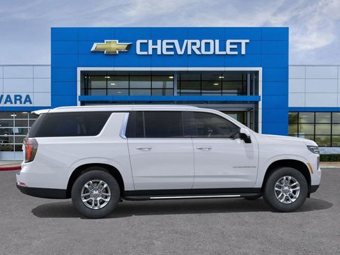 New 2026 Chevrolet Suburban LS image 5