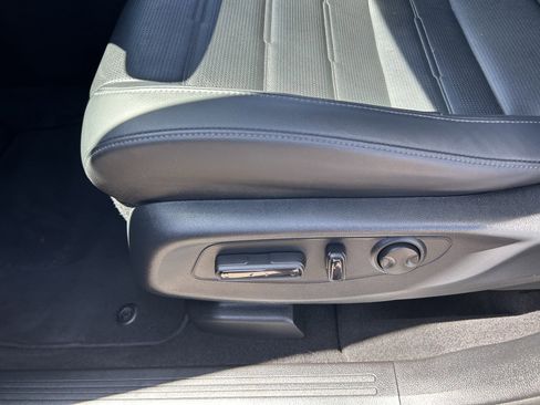 Used 2024 Honda CR-V EX-L image 11