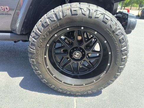 Used 2021 Jeep Gladiator Rubicon AWD/4WD image 18