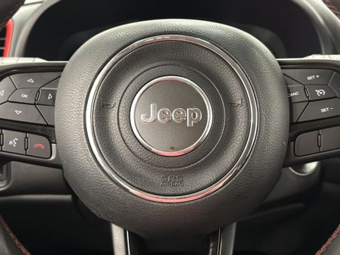 Used 2022 Jeep Renegade Latitude AWD/4WD image 15
