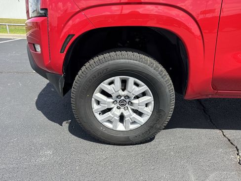 Used 2022 Nissan Frontier SV w/ Technology Package AWD/4WD image 10