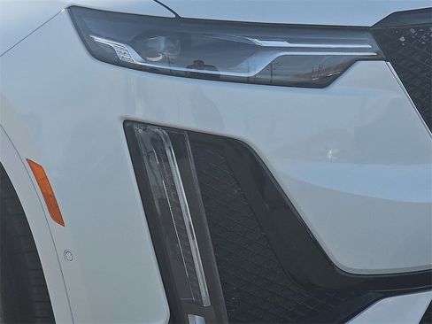 New 2025 Cadillac XT6 Sport w/ LPO, Onyx Lite Package image 7