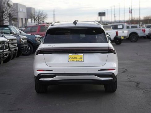 Used 2024 Lincoln Nautilus Reserve w/ Equipment Group 202A image 7