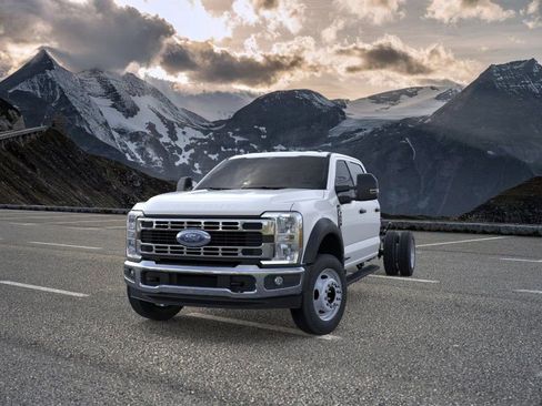 New 2026 Ford F550 2WD Crew Cab Super Duty image 3