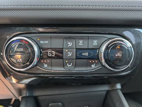 Used 2024 Chevrolet TrailBlazer LT w/ Convenience Package FWD image 25