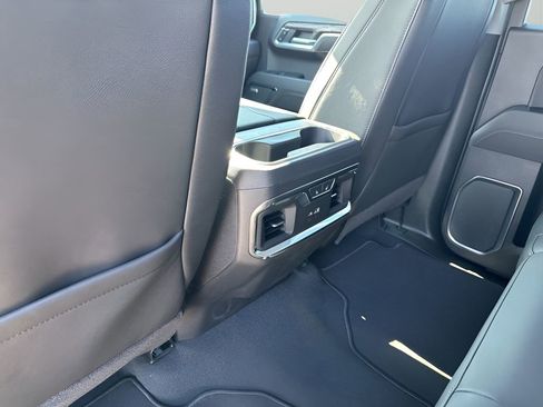New 2026 GMC Sierra 1500 SLT image 20