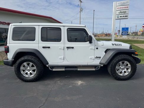 Used 2022 Jeep Wrangler Unlimited Sport image 2