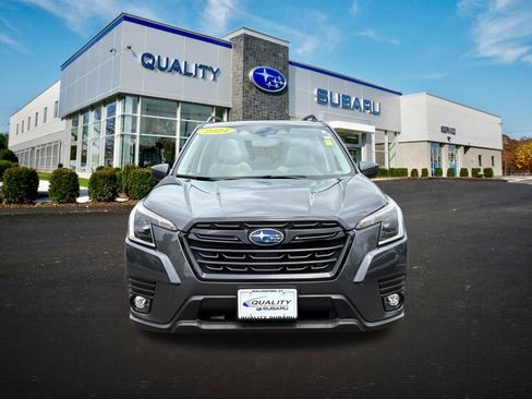 Used 2024 Subaru Forester Premium AWD/4WD image 6