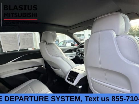 Used 2024 Cadillac Lyriq Sport image 14