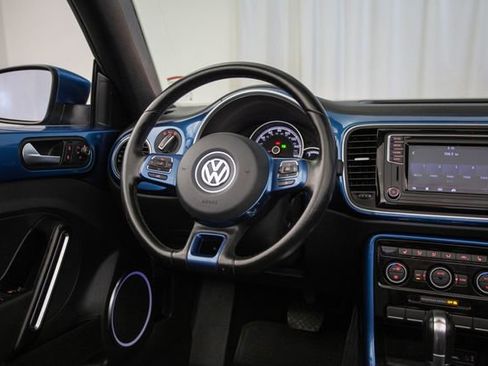 Used 2019 Volkswagen Beetle 2.0T SE FWD image 4