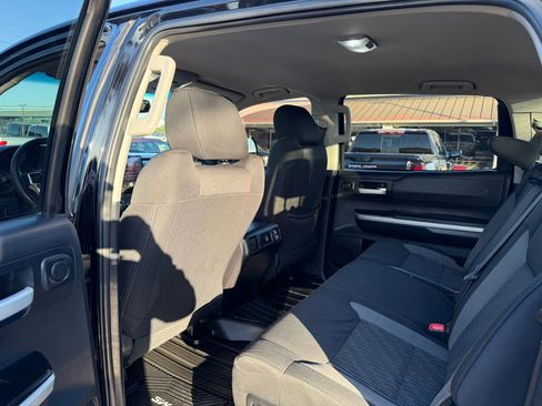 Used 2015 Toyota Tundra SR5 w/ SR5 Upgrade Package AWD/4WD image 14