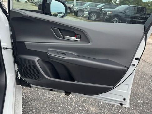 Used 2024 Toyota Prius Limited FWD image 9